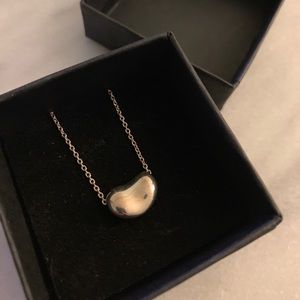 Tiffany’s Elsa Peretti® Bean Pendant necklace